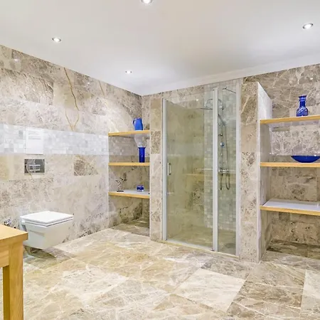 Sleeps 8 Pool Air Con Wifi ヴィラ Keçiler